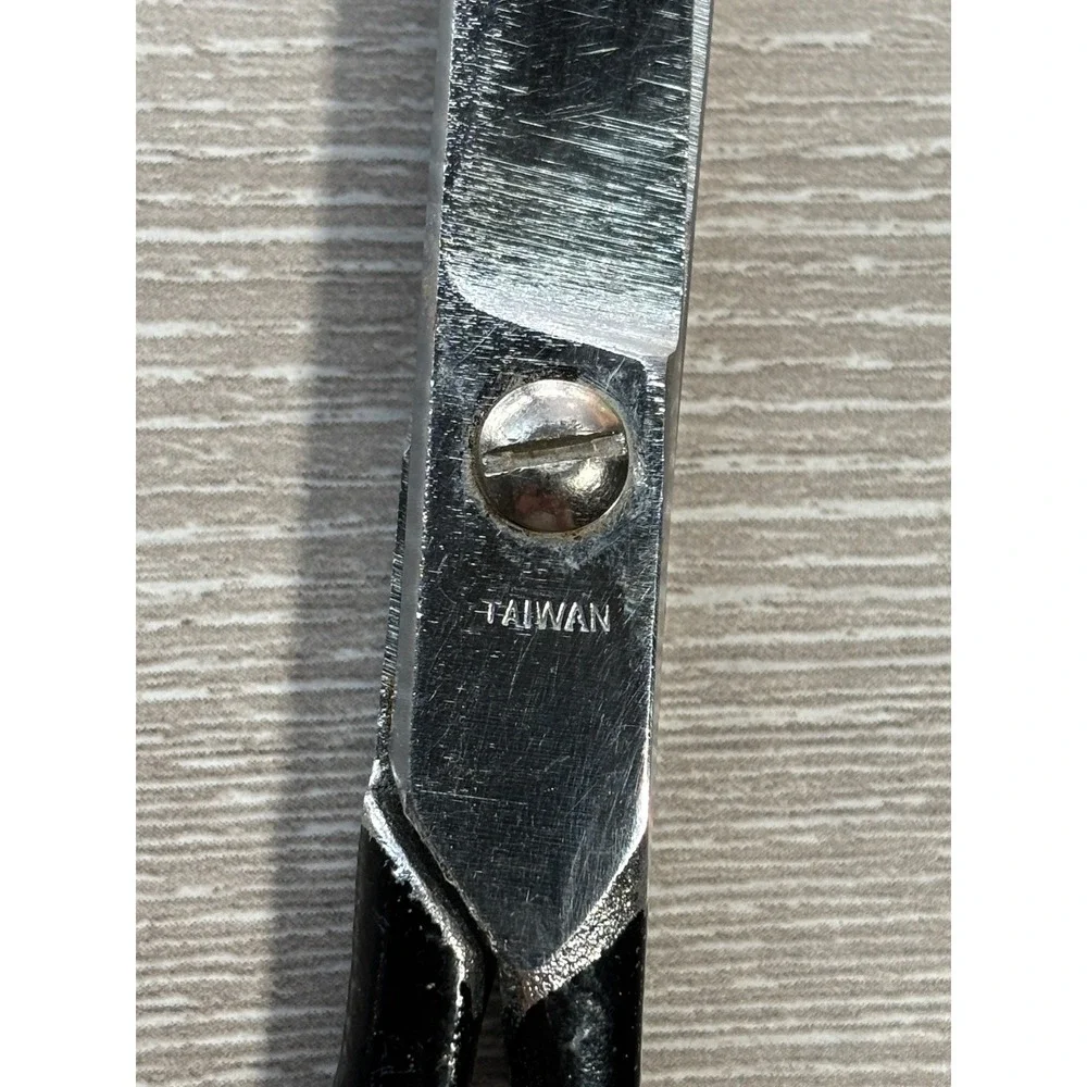 Vintage Heavy Duty Tailor Shears Fabric Scissors Black Handle Taiwan Crafting